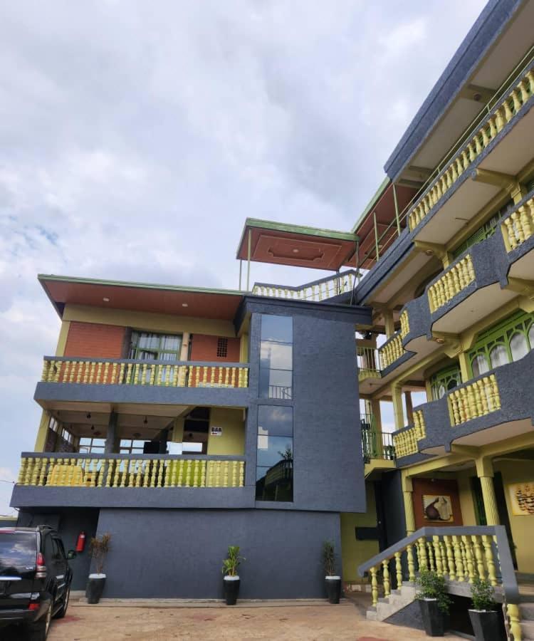 Heartland Hotel Кигали Экстерьер фото